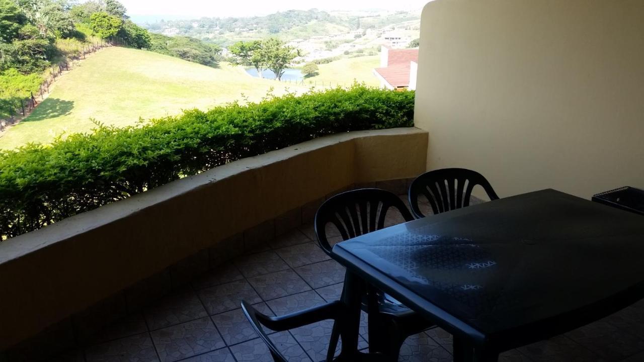 Hill Billion Estate Bed and Breakfast Port Shepstone Buitenkant foto